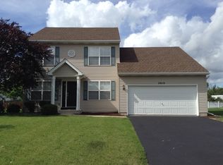 2810 Cadbury Cir, Lake In The Hills, IL 60156