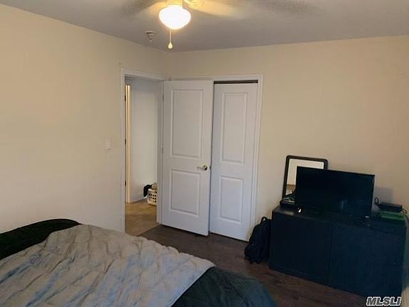 3rd image of 452 E Olive St