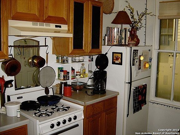 3rd image of 215 W Mistletoe Ave #101A
