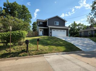 817 School Ave, Norwalk, IA 50211