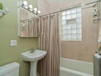 3rd image of 5454 S Cornell Ave APT 2E