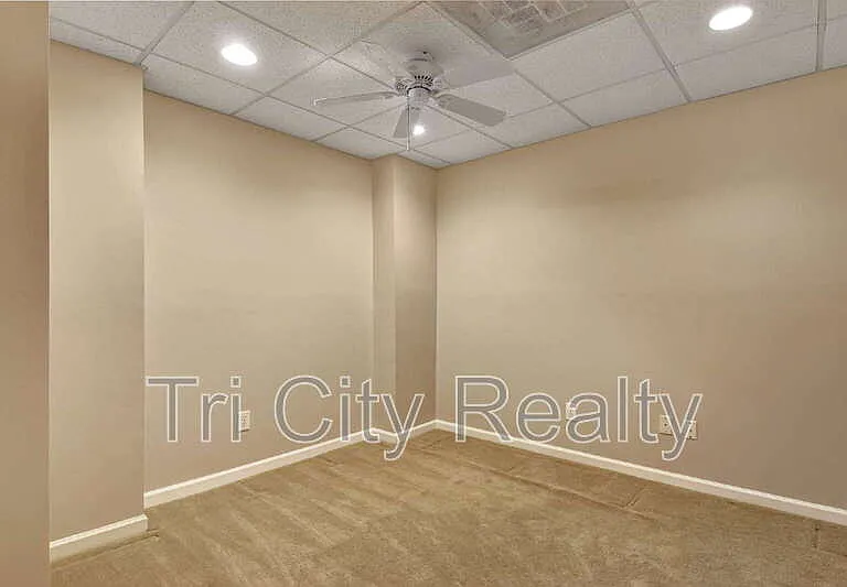 49 Montrose Ln — Photo 82