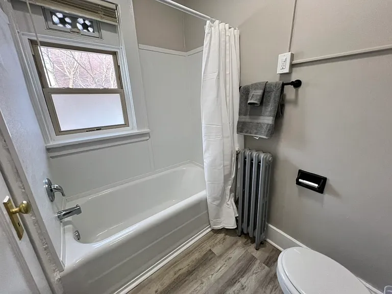 1946 E Main St #20 — Photo 7