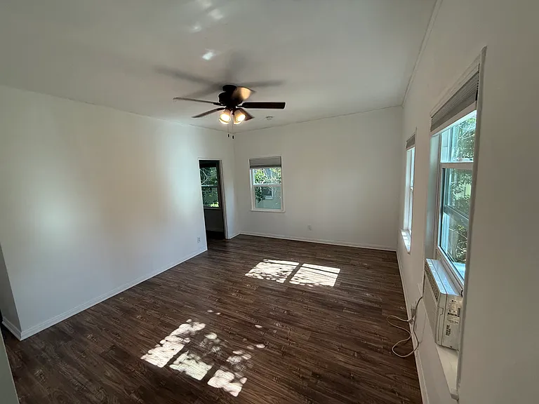 208 N La Peer Dr #7 — Photo 6