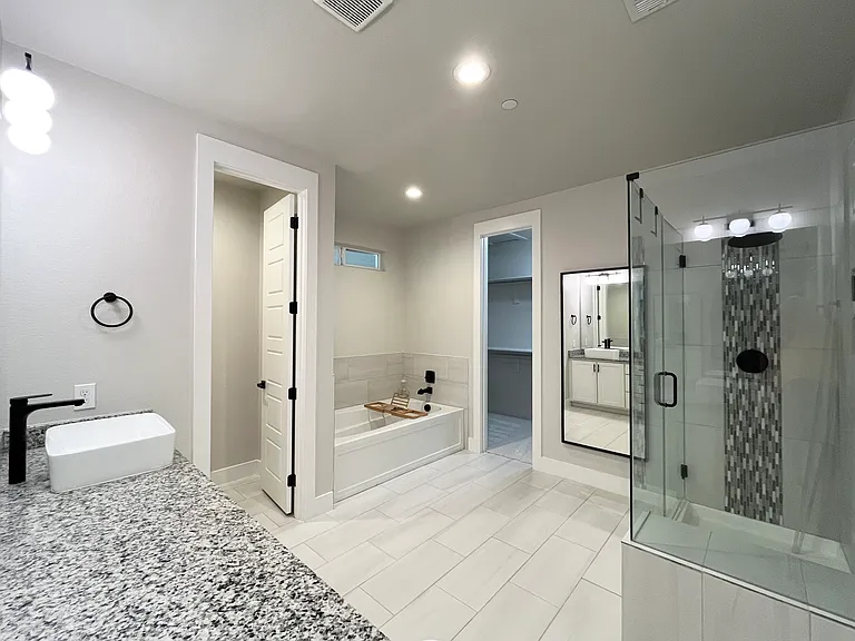 251 S Mill St #320 — Photo 27