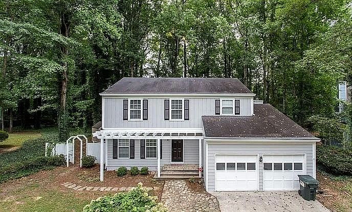 Front view of the house ! __