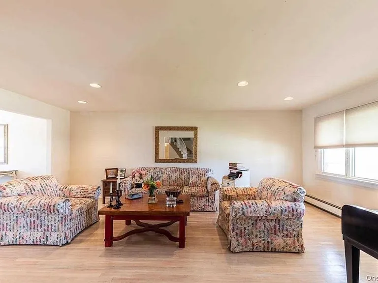 215 Scott Dr — Photo 13
