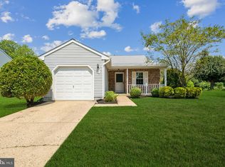 4 Wakefield Ct, Mount Laurel, NJ 08054