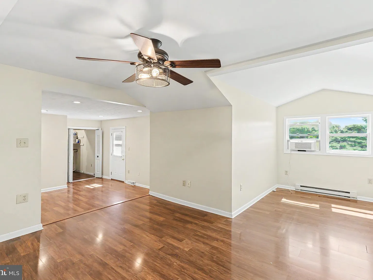 1 bed, $1,150 — Photo 2
