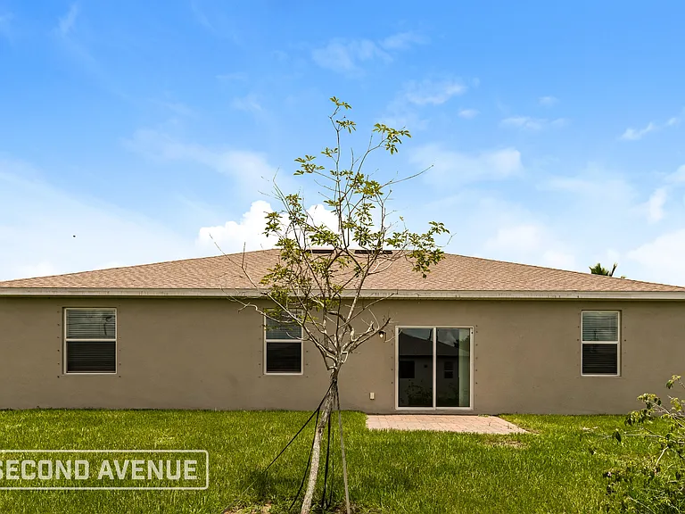 2728 NE 6th Pl — Photo 21