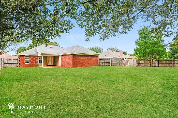 3 bed, 2.0 bath, 1406 sqft, $1,930 — Photo 3