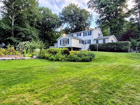 5th image of 136 Wildcat Hill Road