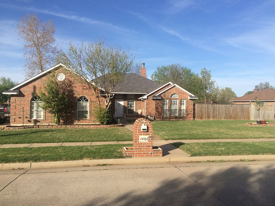 1st image of 1401 Von Elm Pl