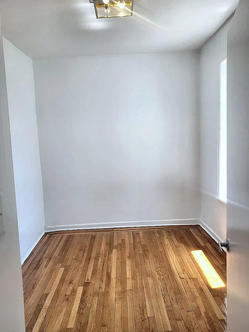 1082 President Street — Photo 4