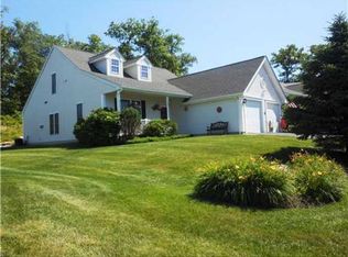 6 Cambridge Cir, Smithfield, RI 02917