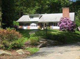 225 Hillcrest Rd, Pittsburgh, PA 15238