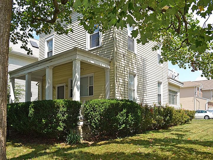 1st image of 3656 Shaw Ave
