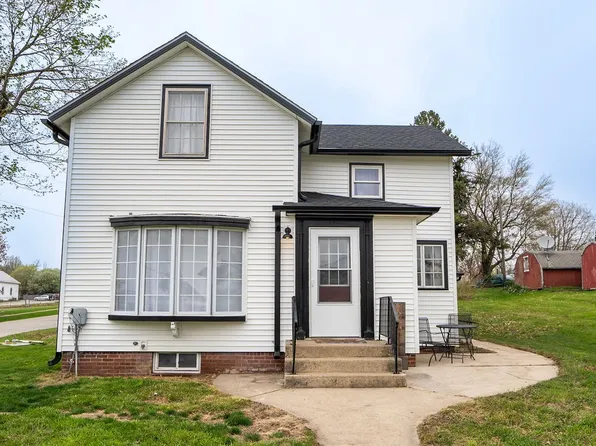 323 1st St, Kellogg, IA 50135