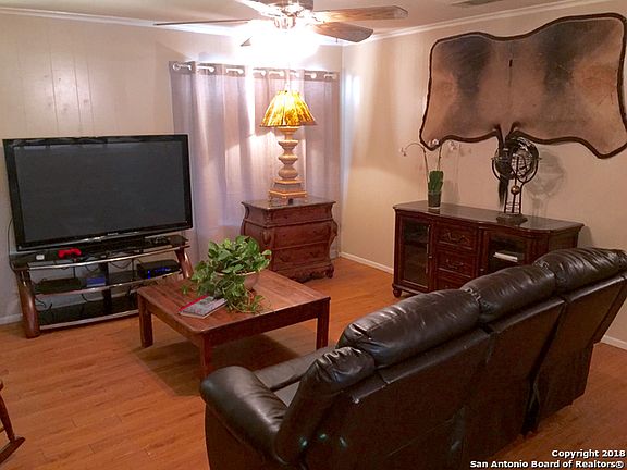 5th image of 727 High Meadow Dr