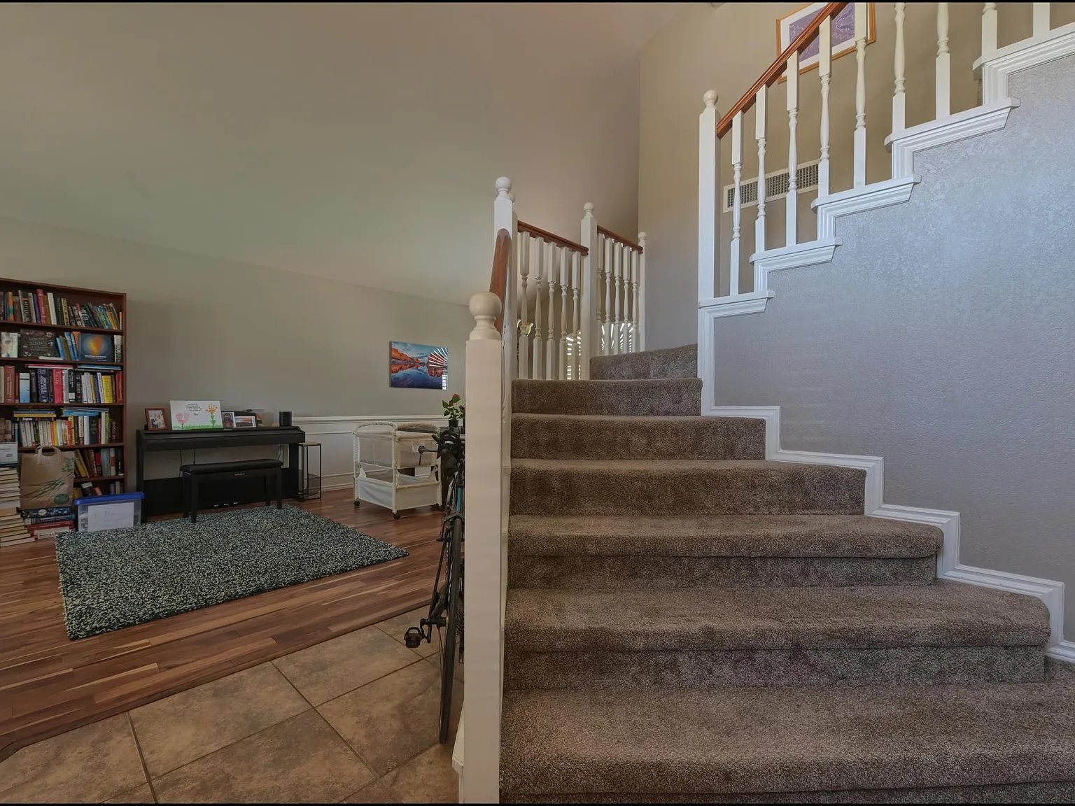 4 bed, 2632 sqft, $3,200 — Photo 3