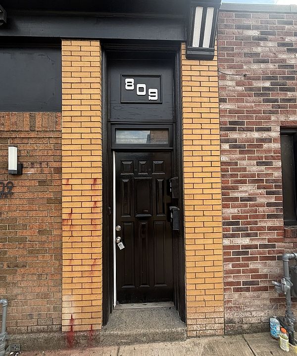 1st image of 809 Broadway Ave Floor 2