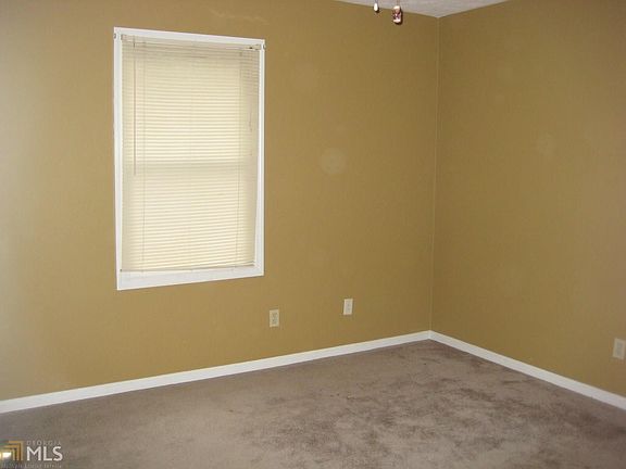 3rd image of 1986 Village Ct