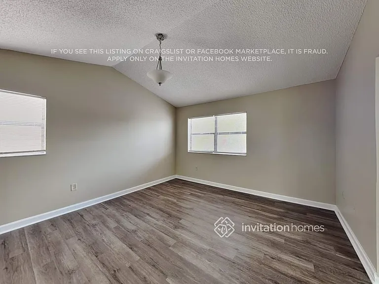 10420 SW 67th St — Photo 10