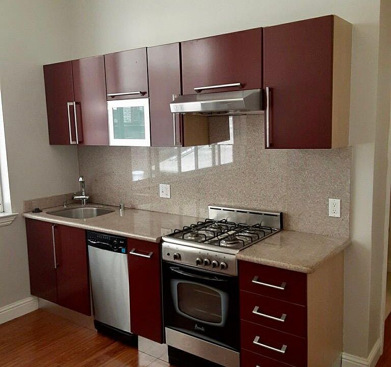 1st image of 168 Hyde St APT 106