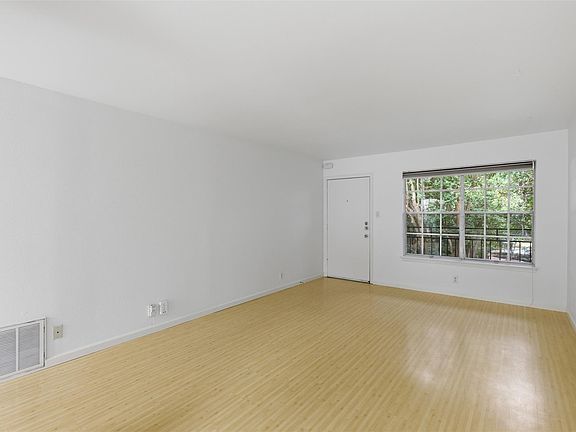 5th image of 300 Crockett St APT 315