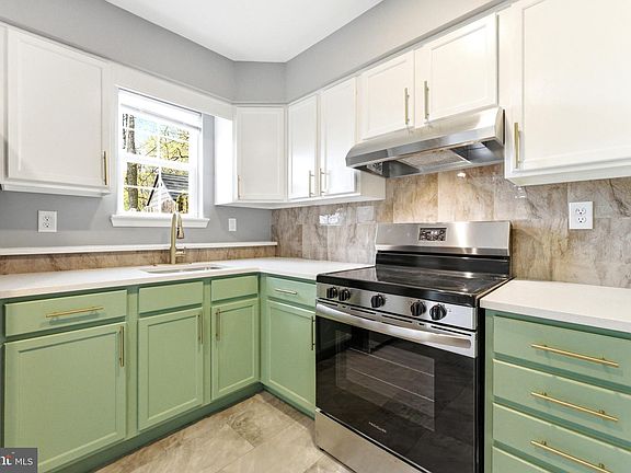 3rd image of 79 Edinshire Rd