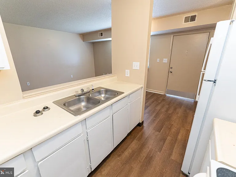 510 S Main St #7 — Photo 13