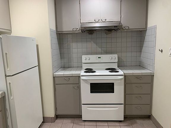 2nd image of 1704 Francisco St #B
