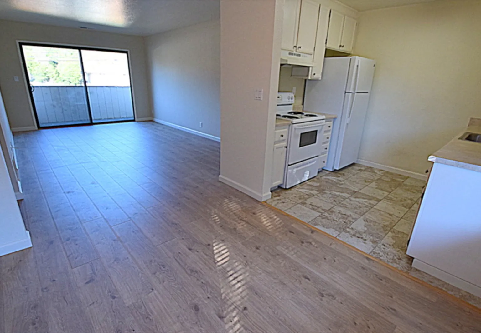 Large 2br/1ba In El Sobrante, New Carpet, Pkng, Balcony, Laundry! — Photo 3