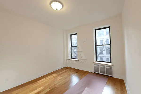 Rented by Peter Ashe | media 7