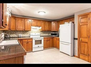 81 Greylock St, Methuen, MA 01844