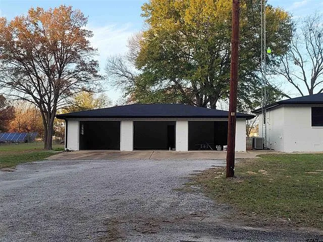 3 bed, 1500 sqft, $2,500 — Photo 3