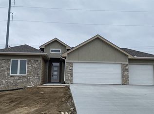 12503 Carpenter St, Papillion, NE 68046