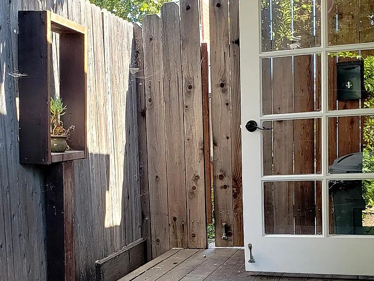 private entrance porch