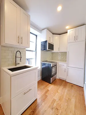 Rented by Compass | media 7