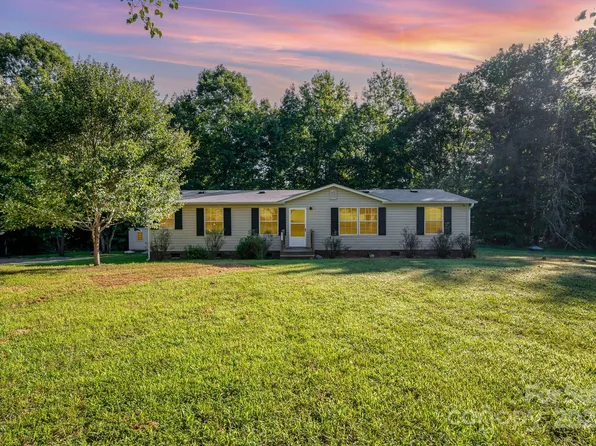 3528 Chapelwood Dr, Gastonia, NC 28052