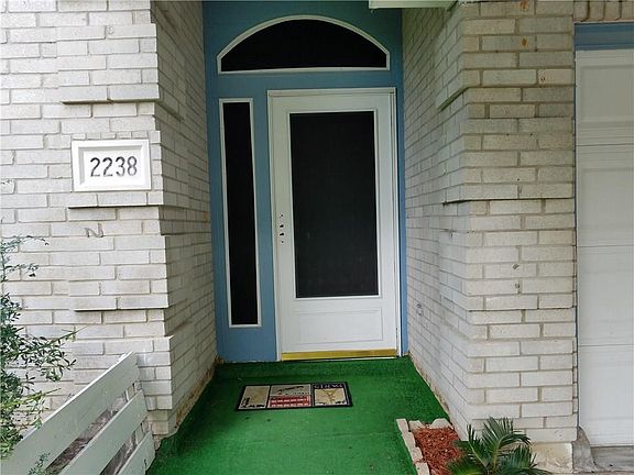 4th image of 2238 Avenue A