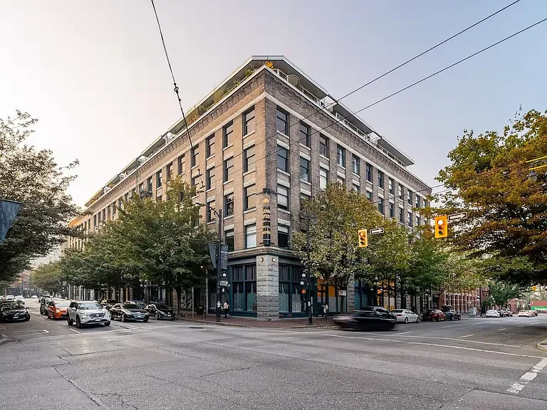 Cordova St E — Photo 15