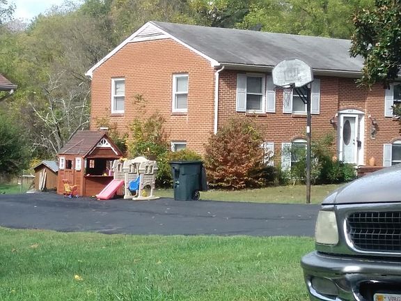 3rd image of 629 Custer Dr