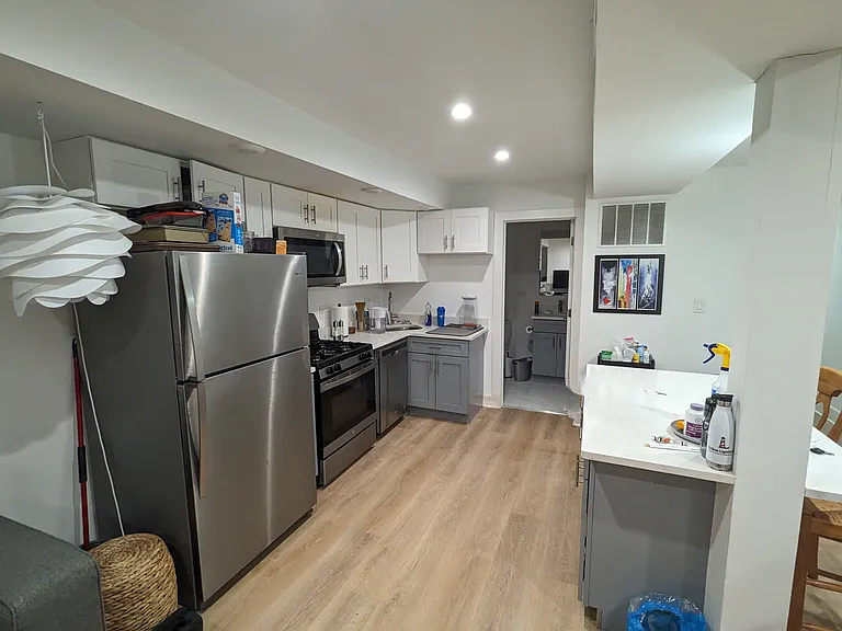 1544 N Bosworth Ave #G — Photo 9