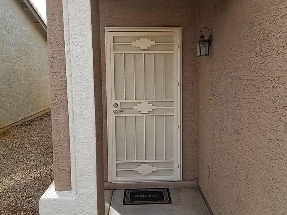 4th image of 1401 E Torrey Pines Ln