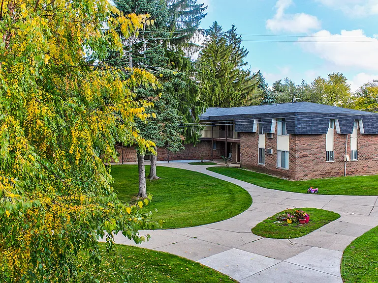 Waverly House Apartments — Photo 19