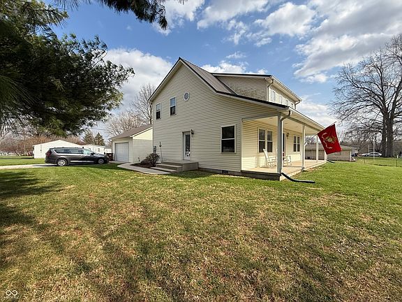 4th image of 609 N Maple St