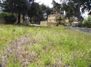1900 NW 39th St, Lincoln City, OR 97367
