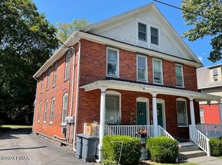 308 Bishop Ave, Hawley, PA 18428
