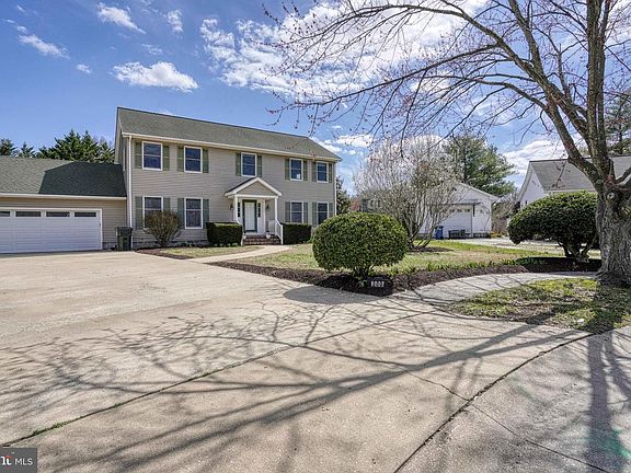 3rd image of 200 Spring Dr